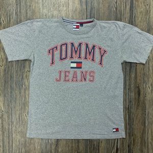 TOMMY JEANS RETRO TSHIRT